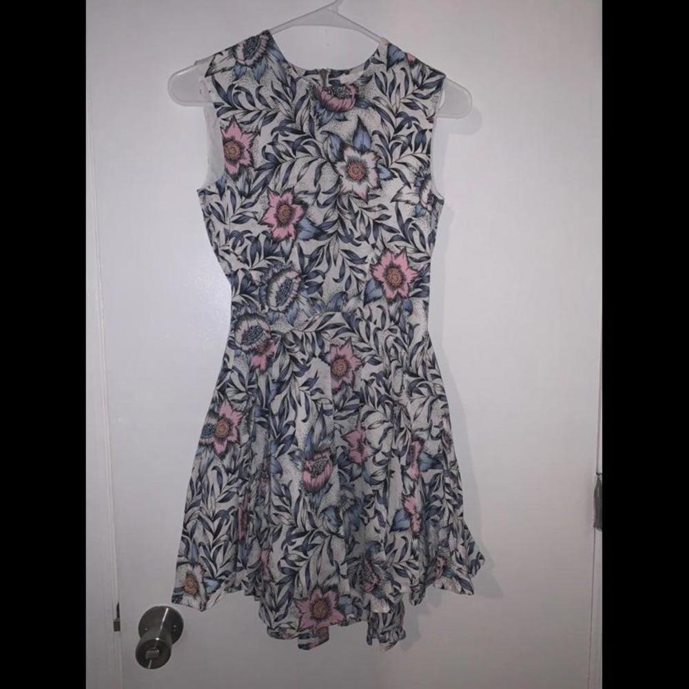NWT H&M Floral Dress Size 2